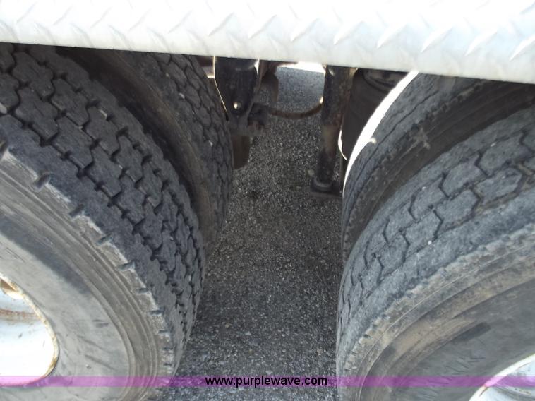 image for item D3850 1999 Sterling A9500 semi truck