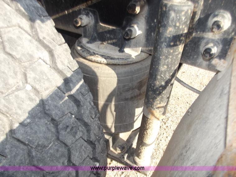 image for item D3850 1999 Sterling A9500 semi truck