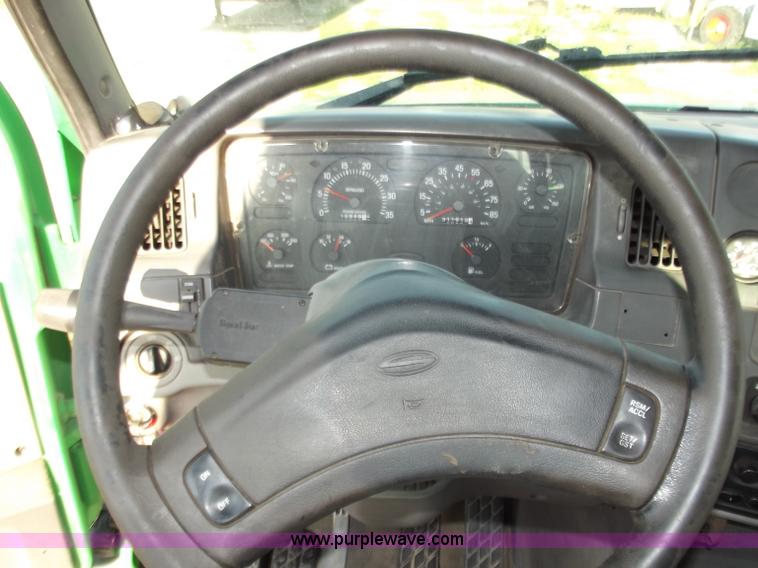 image for item D3850 1999 Sterling A9500 semi truck