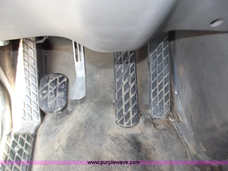 image for item D3850 1999 Sterling A9500 semi truck