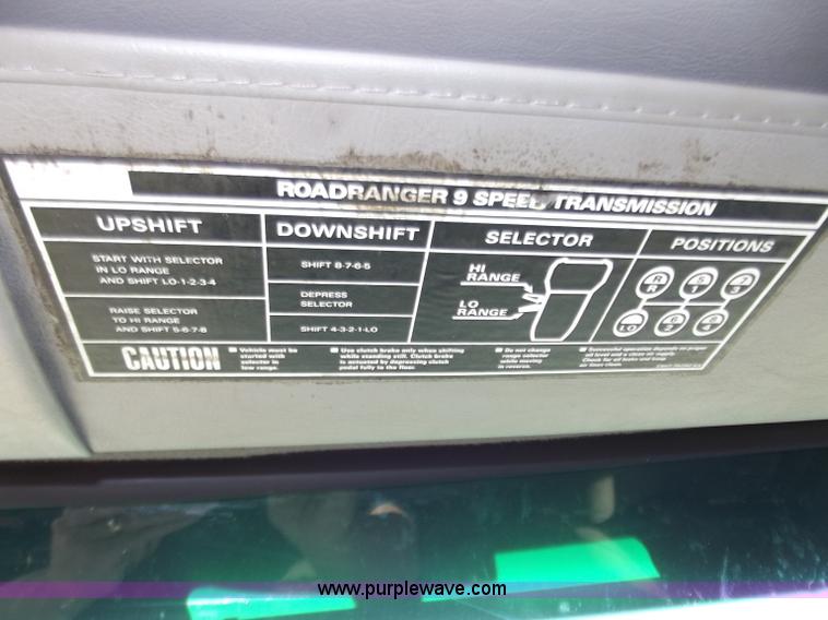 image for item D3850 1999 Sterling A9500 semi truck