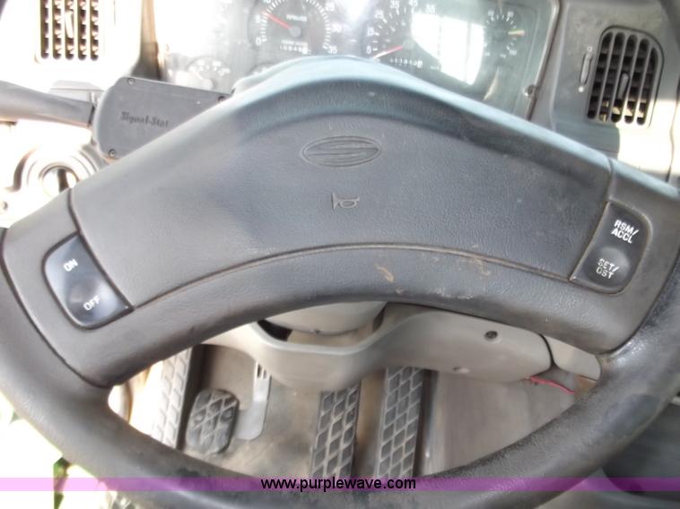 image for item D3850 1999 Sterling A9500 semi truck