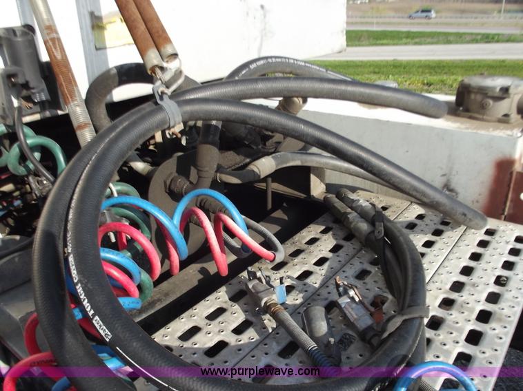 image for item D3850 1999 Sterling A9500 semi truck