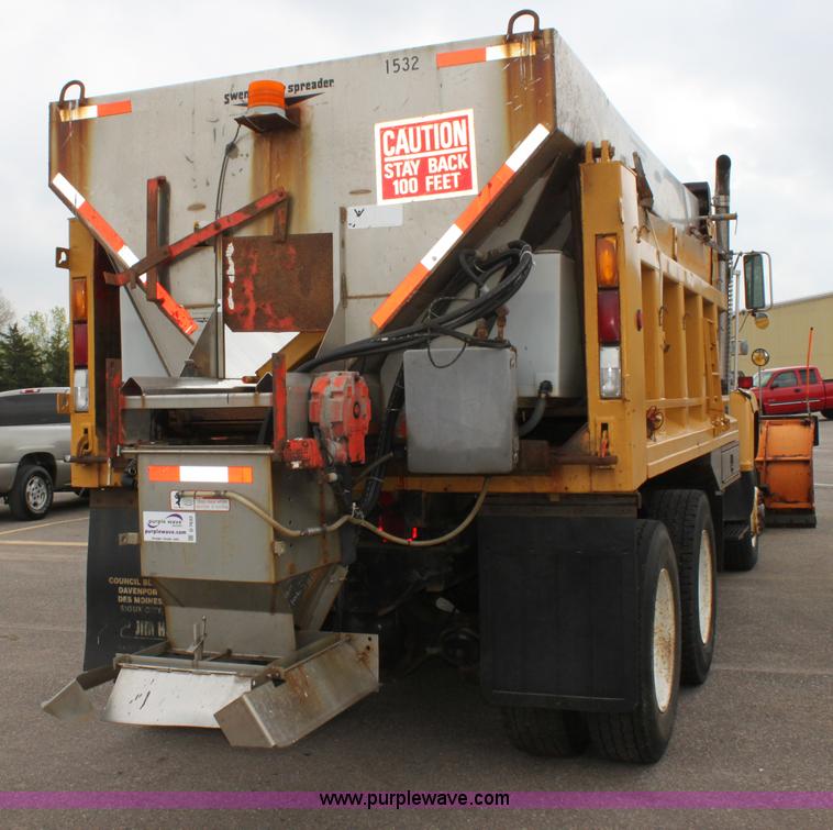 image for item D7632 1995 Ford LNT8000 tandem axle dump truck