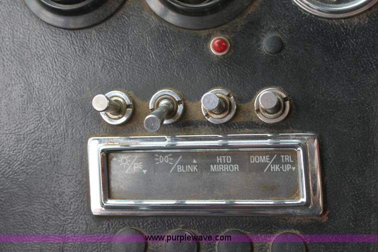 image for item D7632 1995 Ford LNT8000 tandem axle dump truck