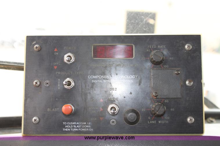 image for item D7632 1995 Ford LNT8000 tandem axle dump truck