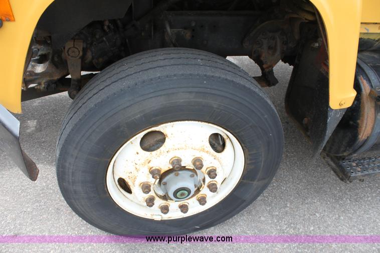 image for item D7632 1995 Ford LNT8000 tandem axle dump truck