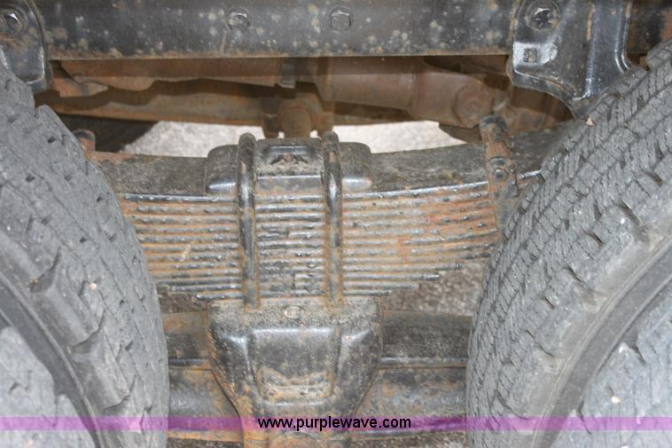 image for item D7632 1995 Ford LNT8000 tandem axle dump truck