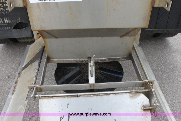 image for item D7632 1995 Ford LNT8000 tandem axle dump truck