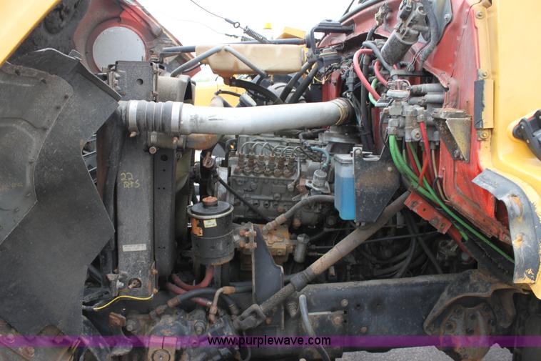 image for item D7632 1995 Ford LNT8000 tandem axle dump truck