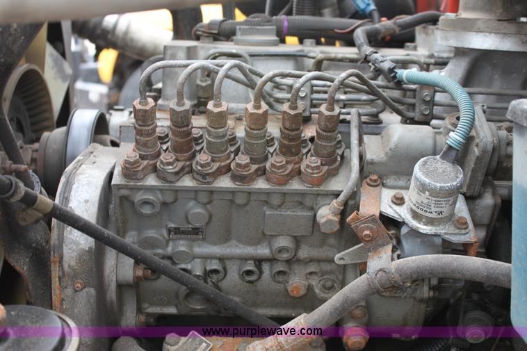 image for item D7632 1995 Ford LNT8000 tandem axle dump truck