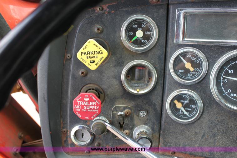 image for item D7633 1995 Ford LNT8000 tandem axle dump truck