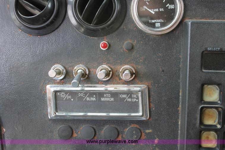 image for item D7633 1995 Ford LNT8000 tandem axle dump truck