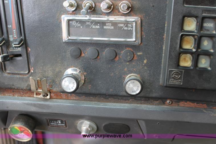 image for item D7633 1995 Ford LNT8000 tandem axle dump truck