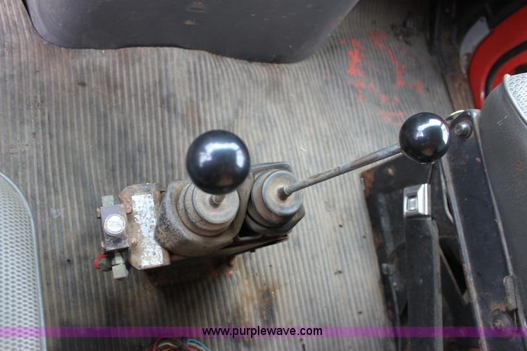 image for item D7633 1995 Ford LNT8000 tandem axle dump truck