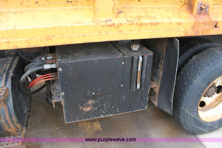 image for item D7633 1995 Ford LNT8000 tandem axle dump truck