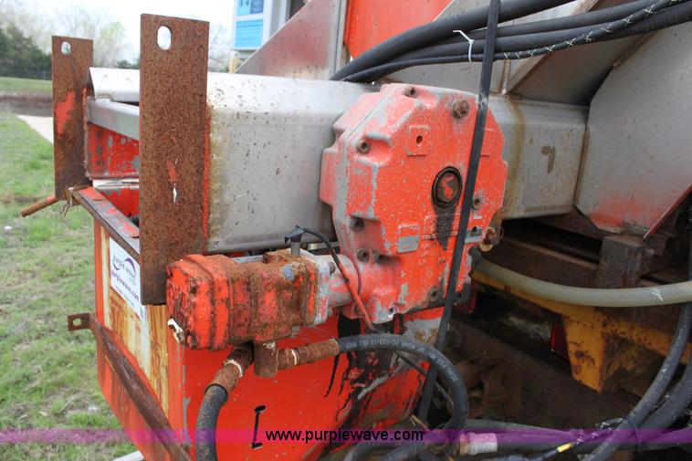 image for item D7633 1995 Ford LNT8000 tandem axle dump truck