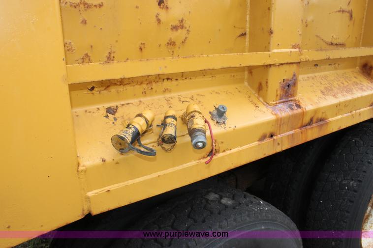 image for item D7633 1995 Ford LNT8000 tandem axle dump truck