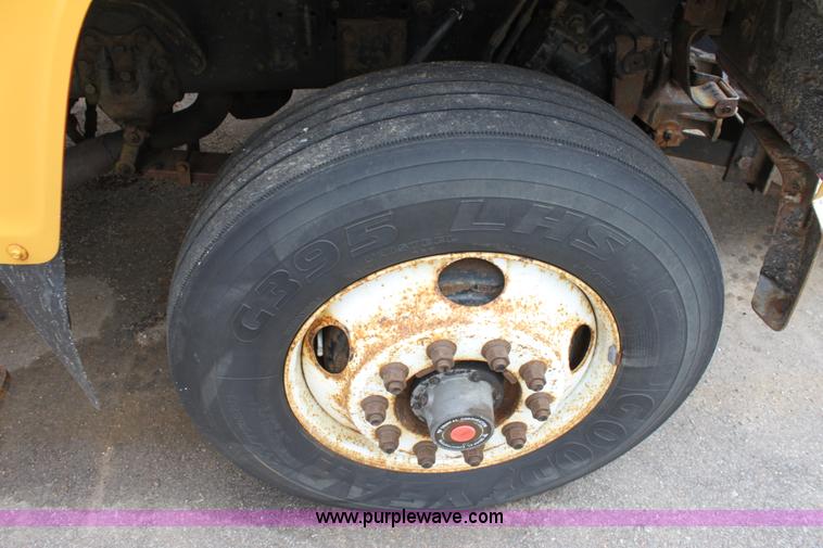 image for item D7633 1995 Ford LNT8000 tandem axle dump truck