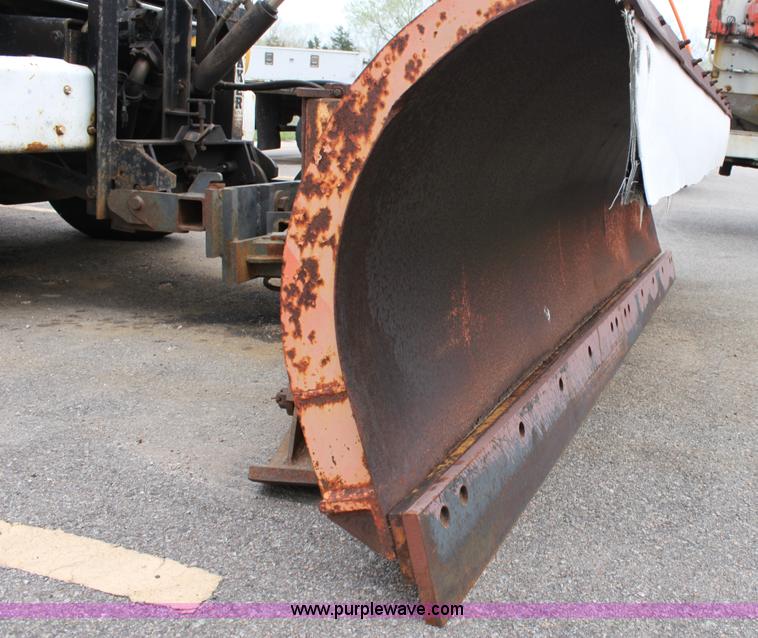 image for item D7633 1995 Ford LNT8000 tandem axle dump truck