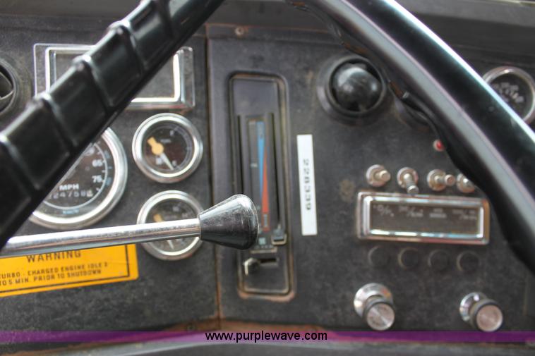 image for item D7634 1995 Ford LNT8000 tandem axle dump truck