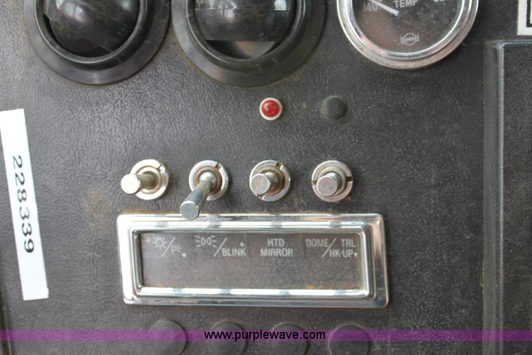 image for item D7634 1995 Ford LNT8000 tandem axle dump truck