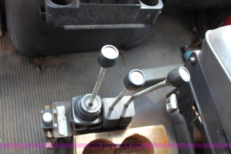 image for item D7634 1995 Ford LNT8000 tandem axle dump truck