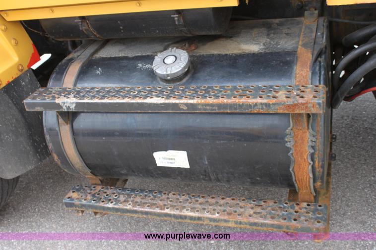 image for item D7634 1995 Ford LNT8000 tandem axle dump truck