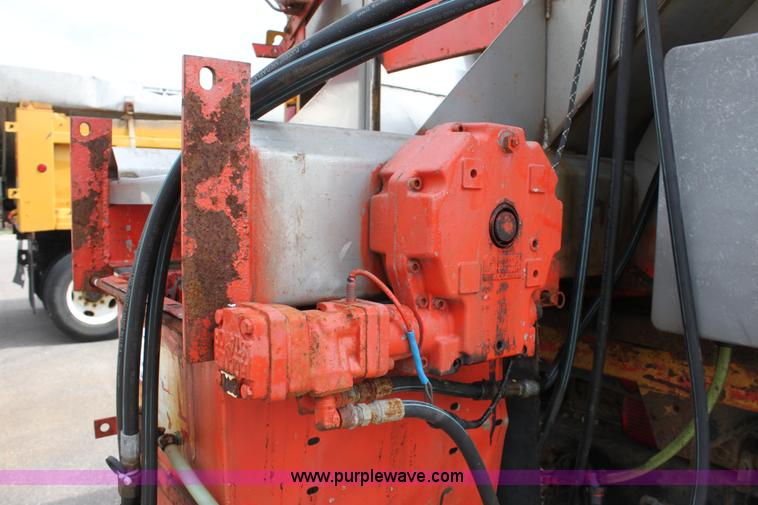 image for item D7634 1995 Ford LNT8000 tandem axle dump truck