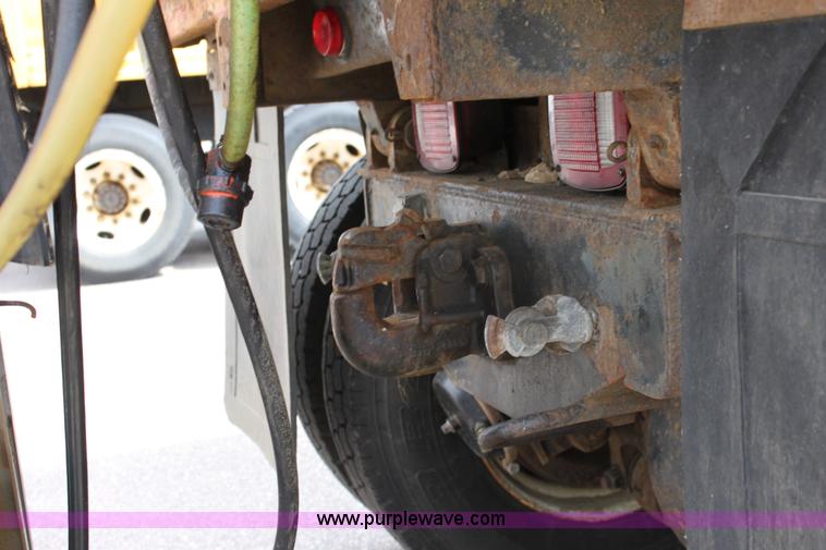 image for item D7634 1995 Ford LNT8000 tandem axle dump truck