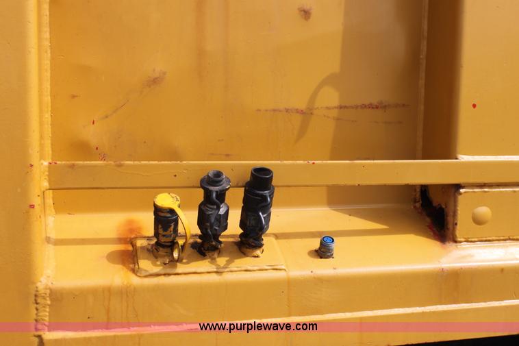 image for item D7634 1995 Ford LNT8000 tandem axle dump truck