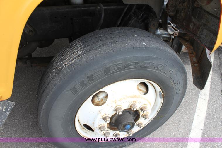 image for item D7634 1995 Ford LNT8000 tandem axle dump truck