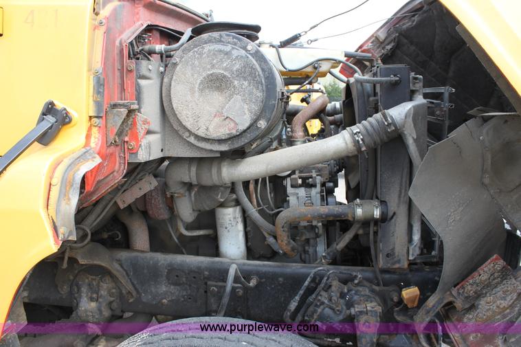 image for item D7634 1995 Ford LNT8000 tandem axle dump truck
