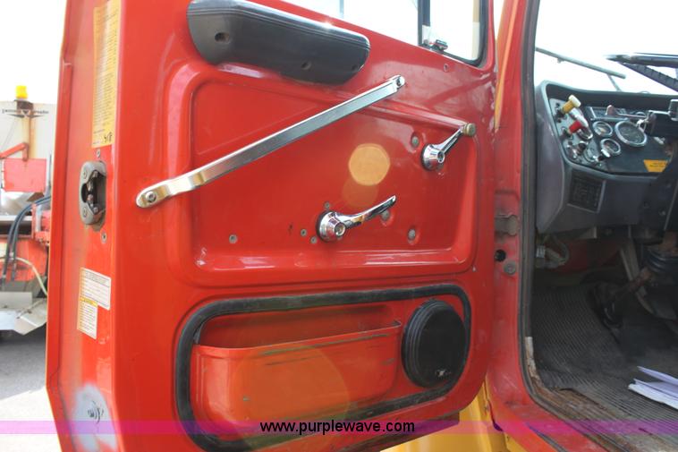 image for item D7635 1995 Ford LNT8000 tandem axle dump truck