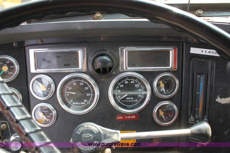 image for item D7635 1995 Ford LNT8000 tandem axle dump truck