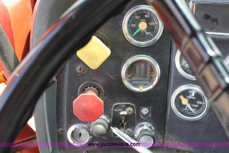 image for item D7635 1995 Ford LNT8000 tandem axle dump truck