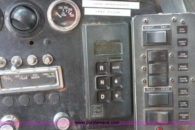 image for item D7635 1995 Ford LNT8000 tandem axle dump truck