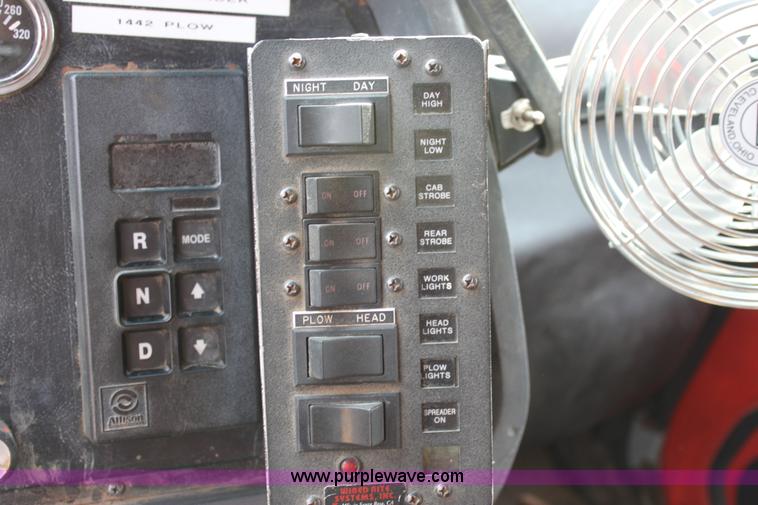 image for item D7635 1995 Ford LNT8000 tandem axle dump truck