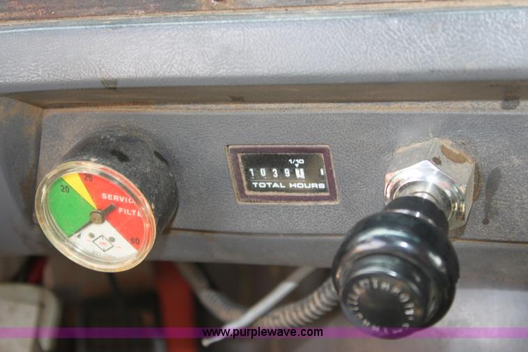 image for item D7635 1995 Ford LNT8000 tandem axle dump truck