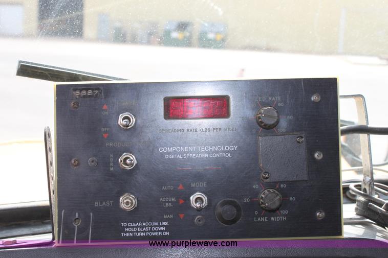 image for item D7635 1995 Ford LNT8000 tandem axle dump truck