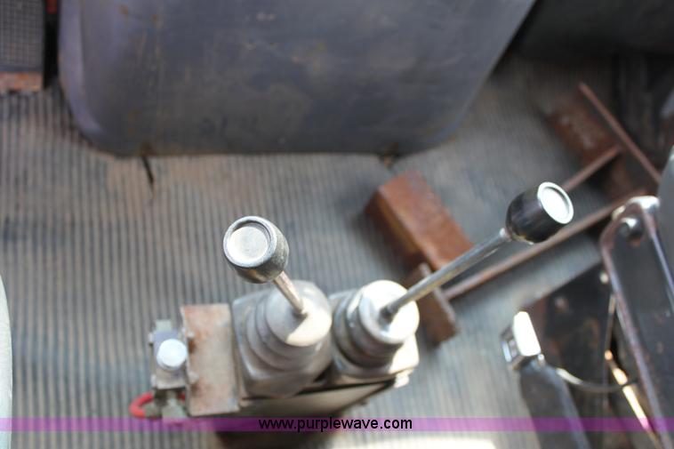 image for item D7635 1995 Ford LNT8000 tandem axle dump truck