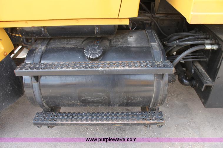 image for item D7635 1995 Ford LNT8000 tandem axle dump truck