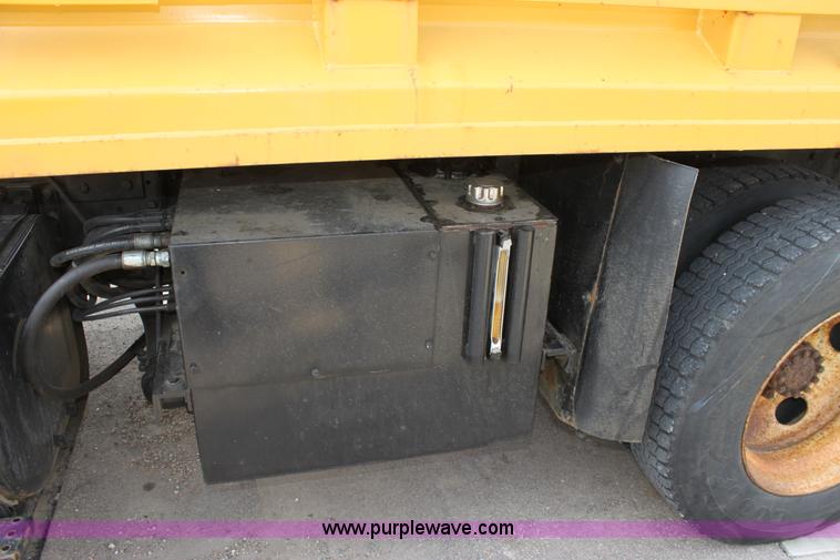 image for item D7635 1995 Ford LNT8000 tandem axle dump truck