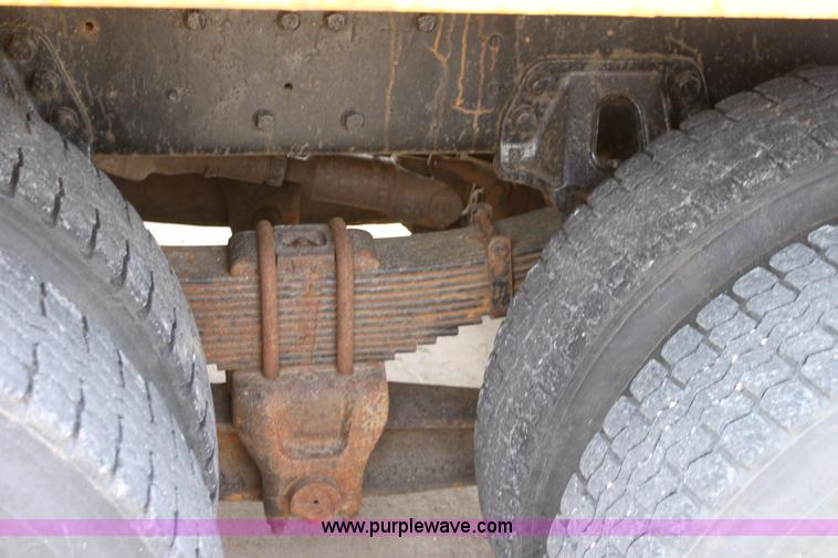 image for item D7635 1995 Ford LNT8000 tandem axle dump truck