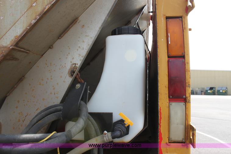 image for item D7635 1995 Ford LNT8000 tandem axle dump truck