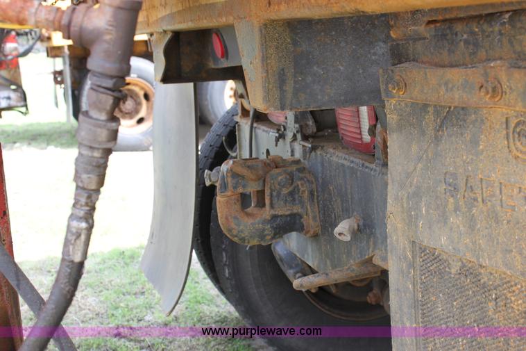 image for item D7635 1995 Ford LNT8000 tandem axle dump truck