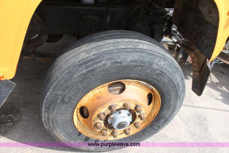 image for item D7635 1995 Ford LNT8000 tandem axle dump truck