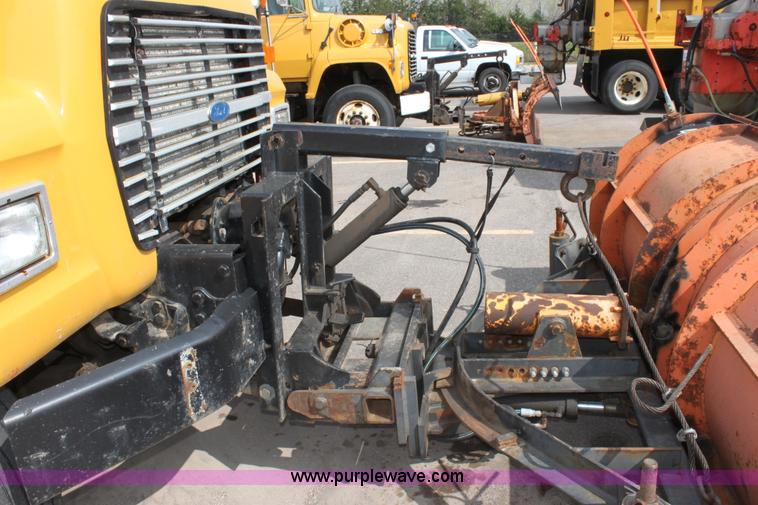 image for item D7635 1995 Ford LNT8000 tandem axle dump truck