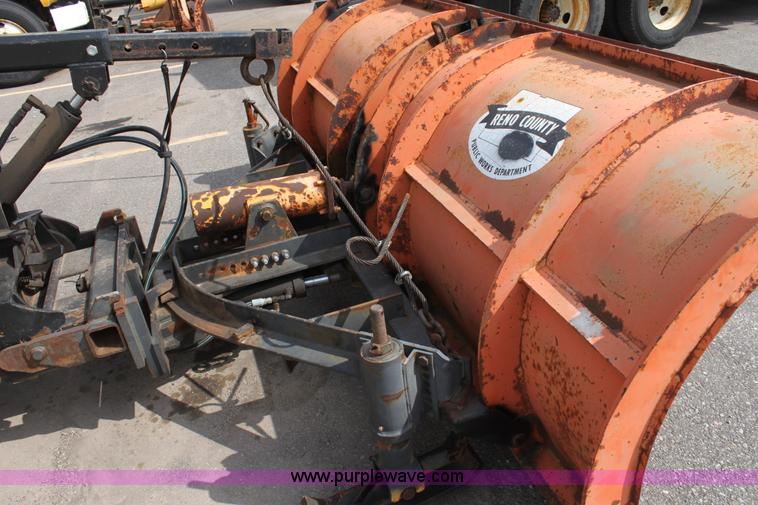 image for item D7635 1995 Ford LNT8000 tandem axle dump truck