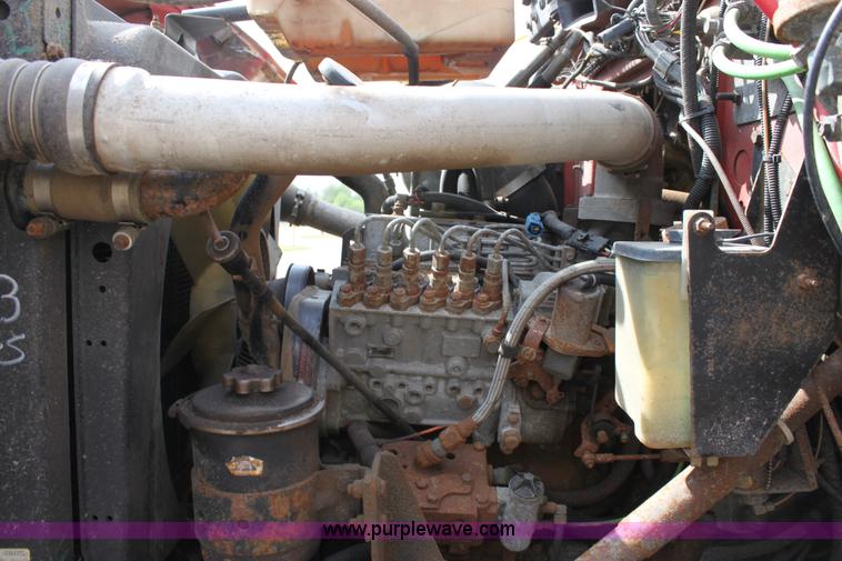 image for item D7635 1995 Ford LNT8000 tandem axle dump truck